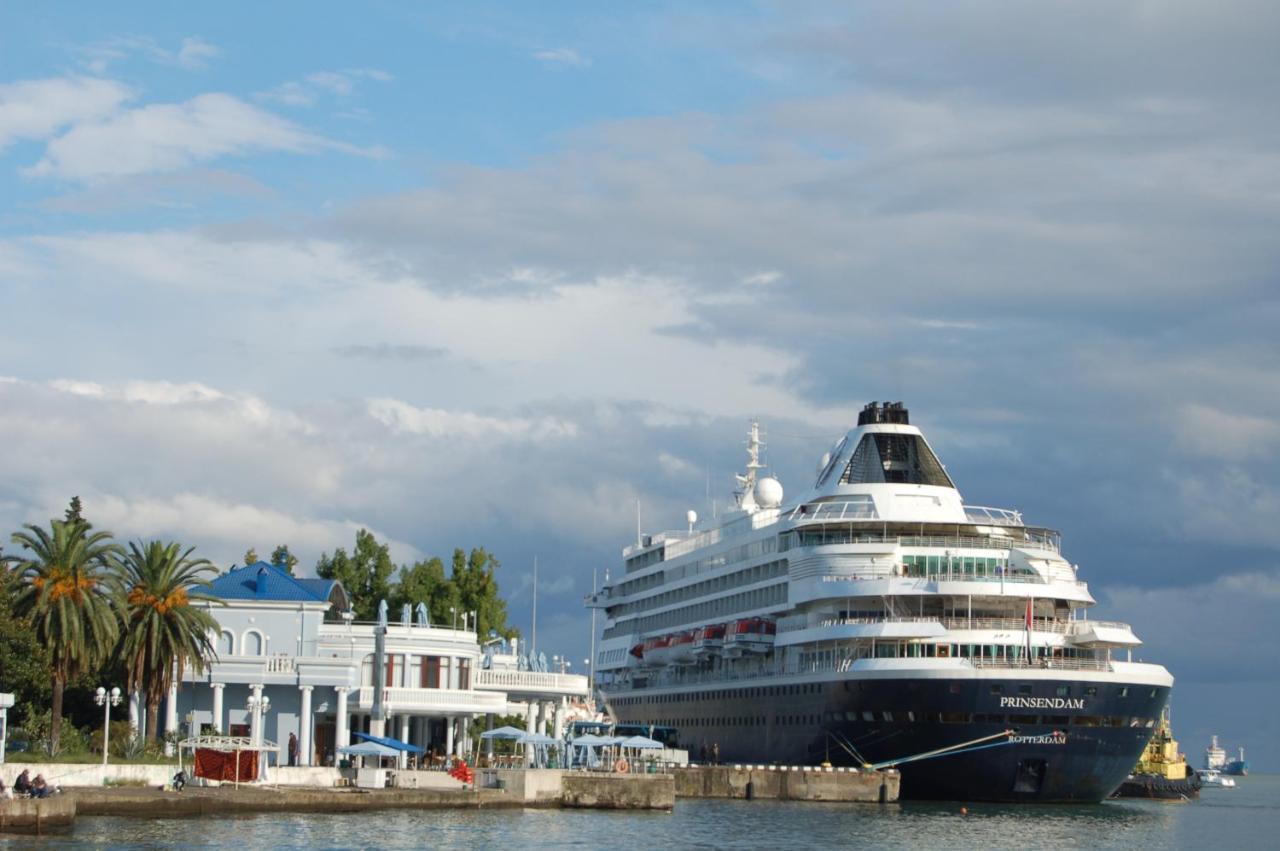 Anadolu Star Hotel & Casino Batumi Bagian luar foto